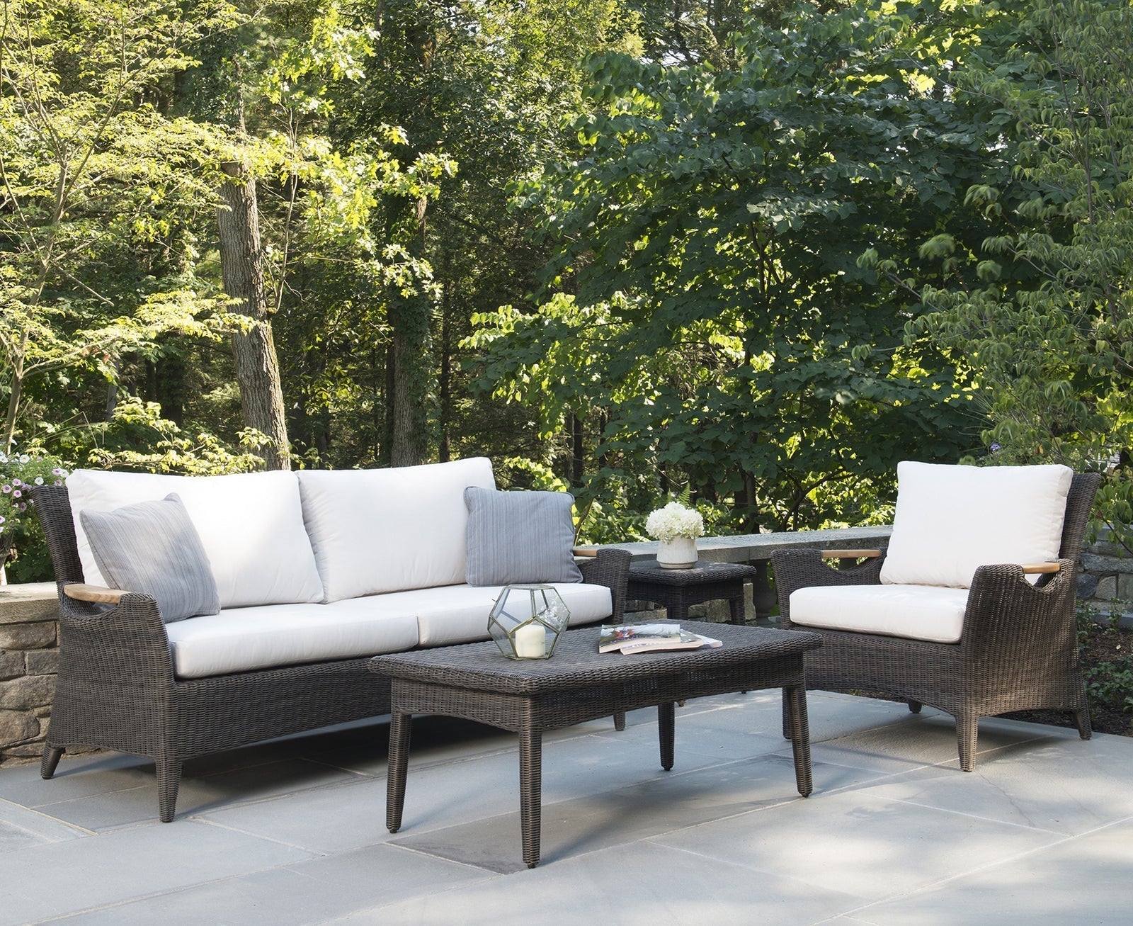 How to Choose the Perfect Sofa for Your Luxury Patio