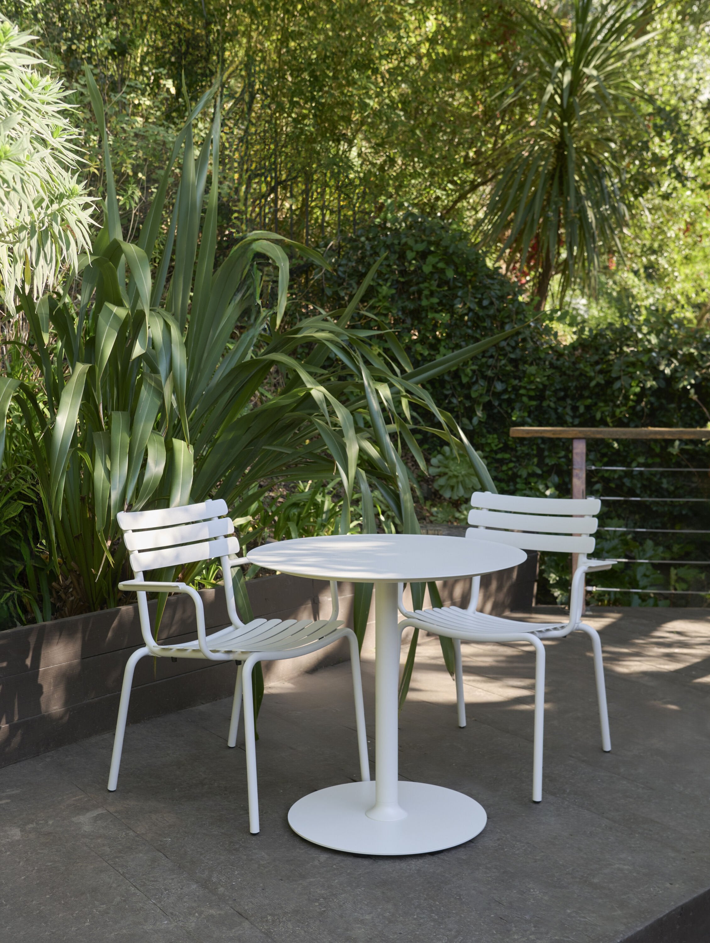 HOUE Alua Dining Armchair with pico table in muted white