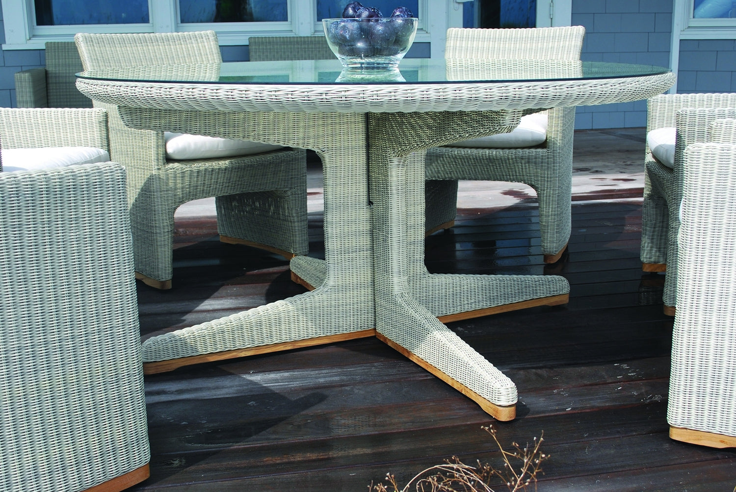 Kingsley Bate Westport Wicker 50 Round Dining Table