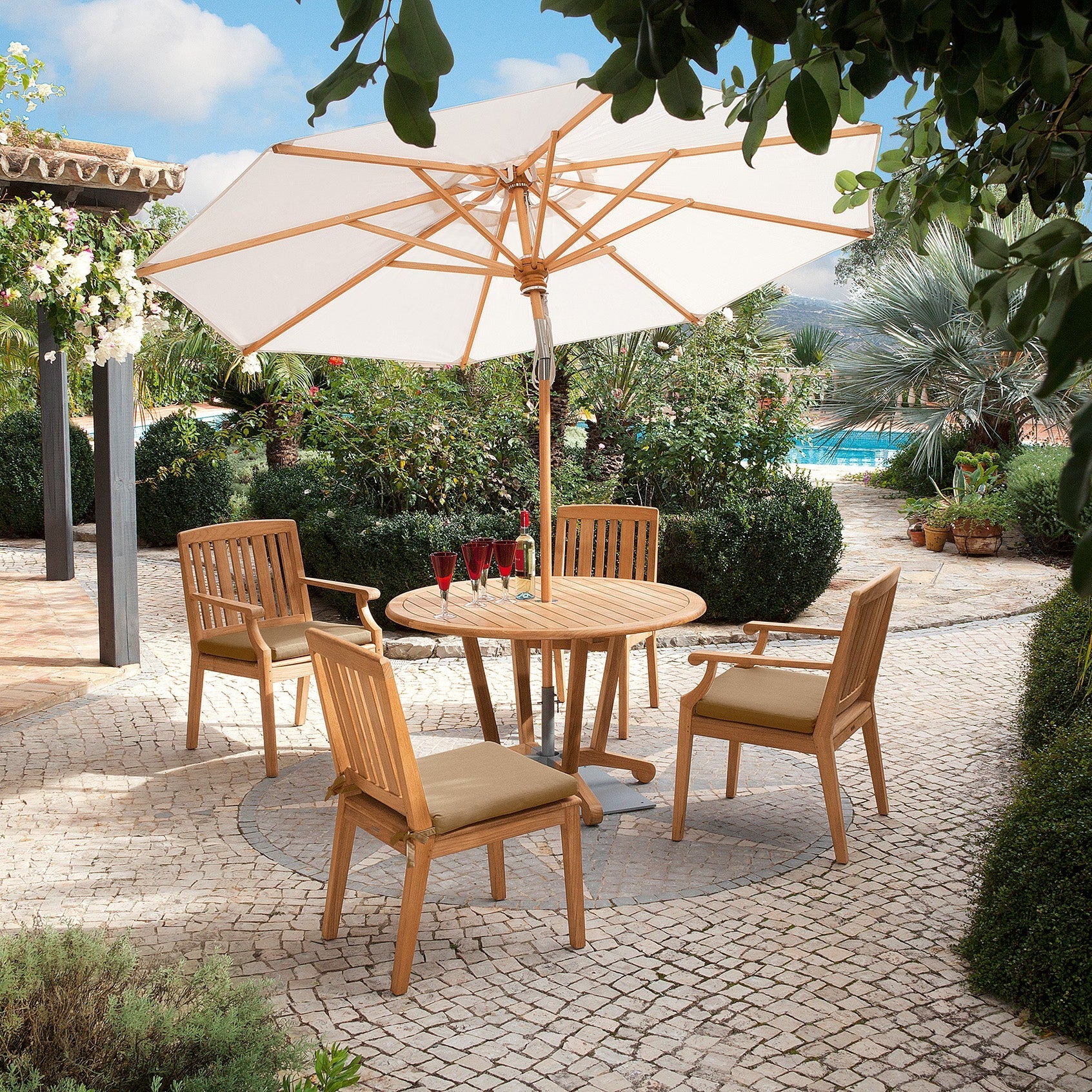 Barlow Tyrie Chesapeake Teak Dining Side Chair