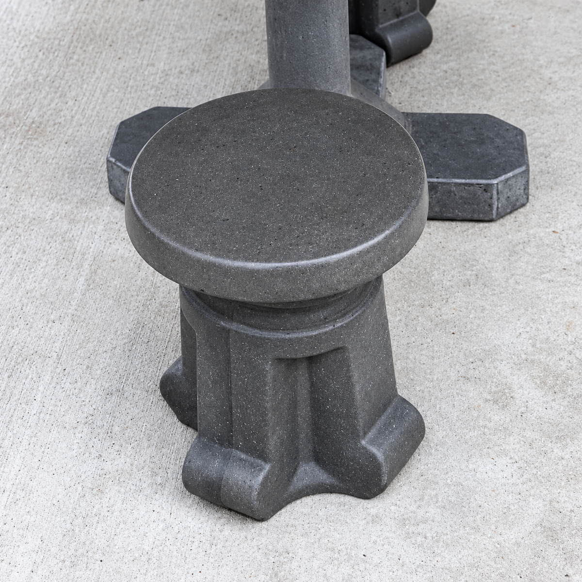 Freestanding Stool