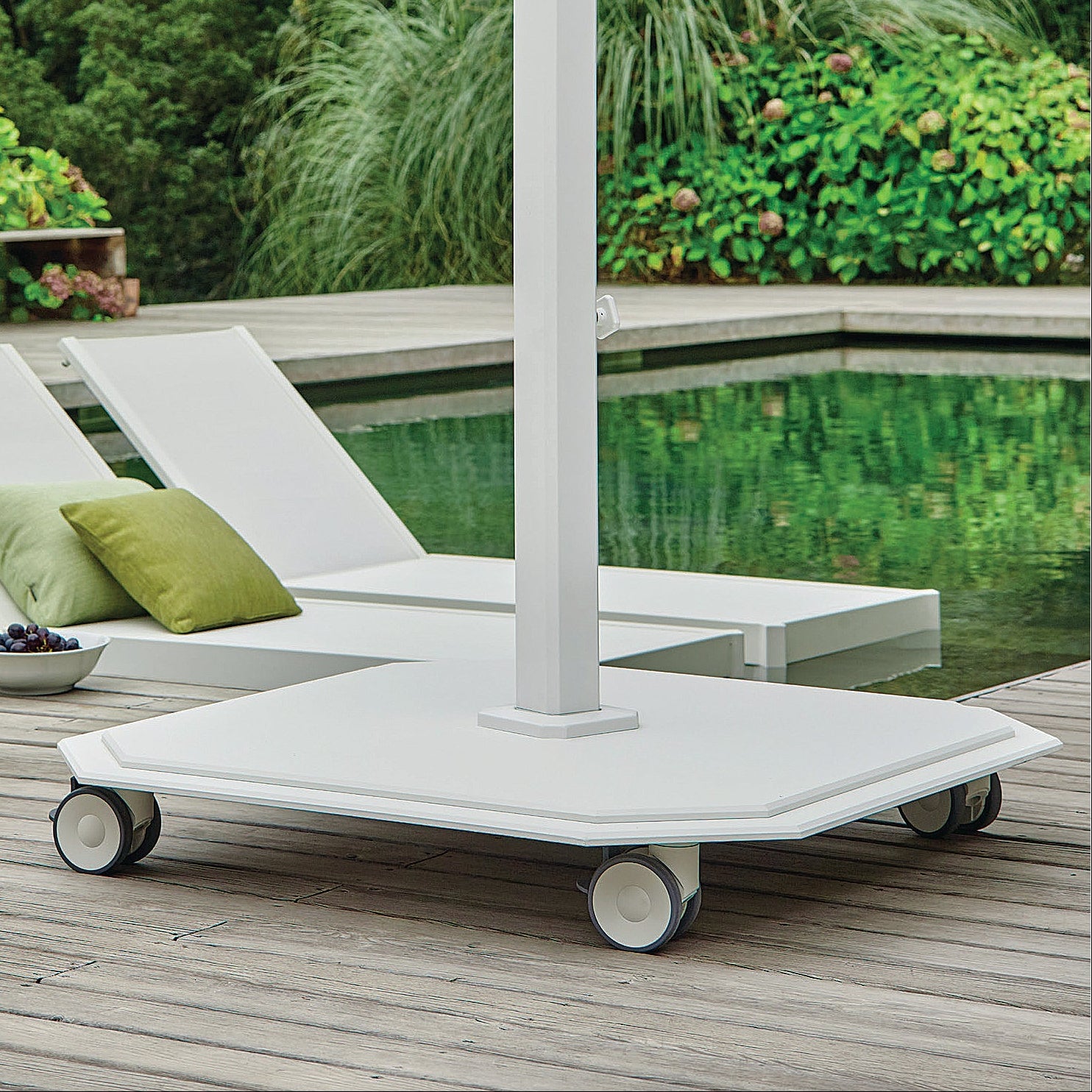 Jardinico JCB301 365 lb Freestanding Umbrella Base