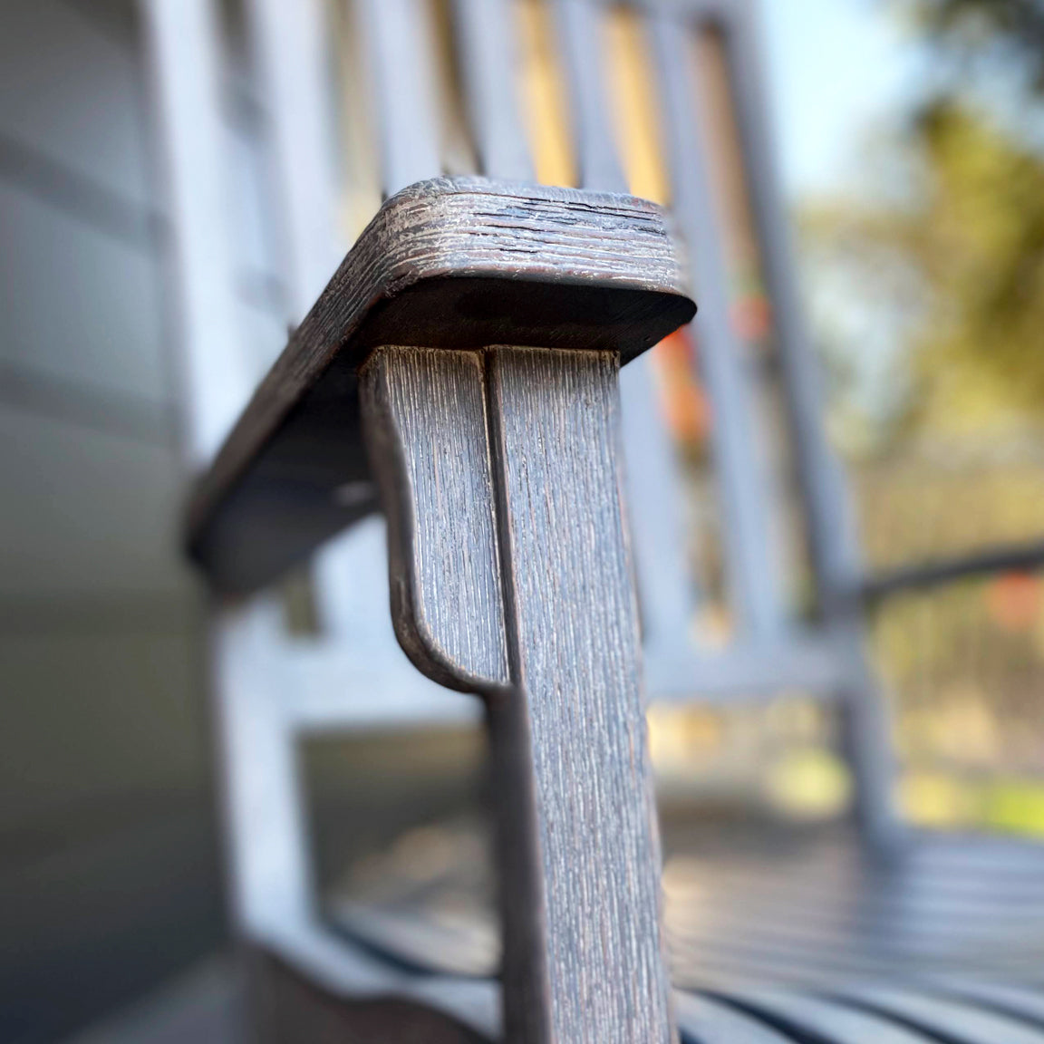 Americana Resort Rocker - Weathered Grey Distressed (Premium Finish)
