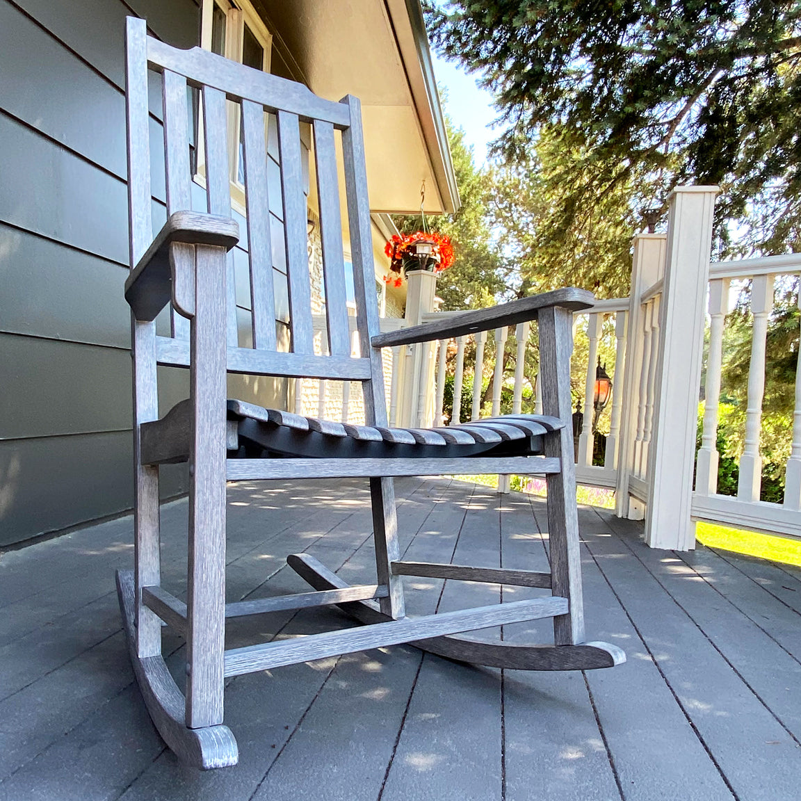 Americana Resort Rocker - Weathered Grey Distressed (Premium Finish)