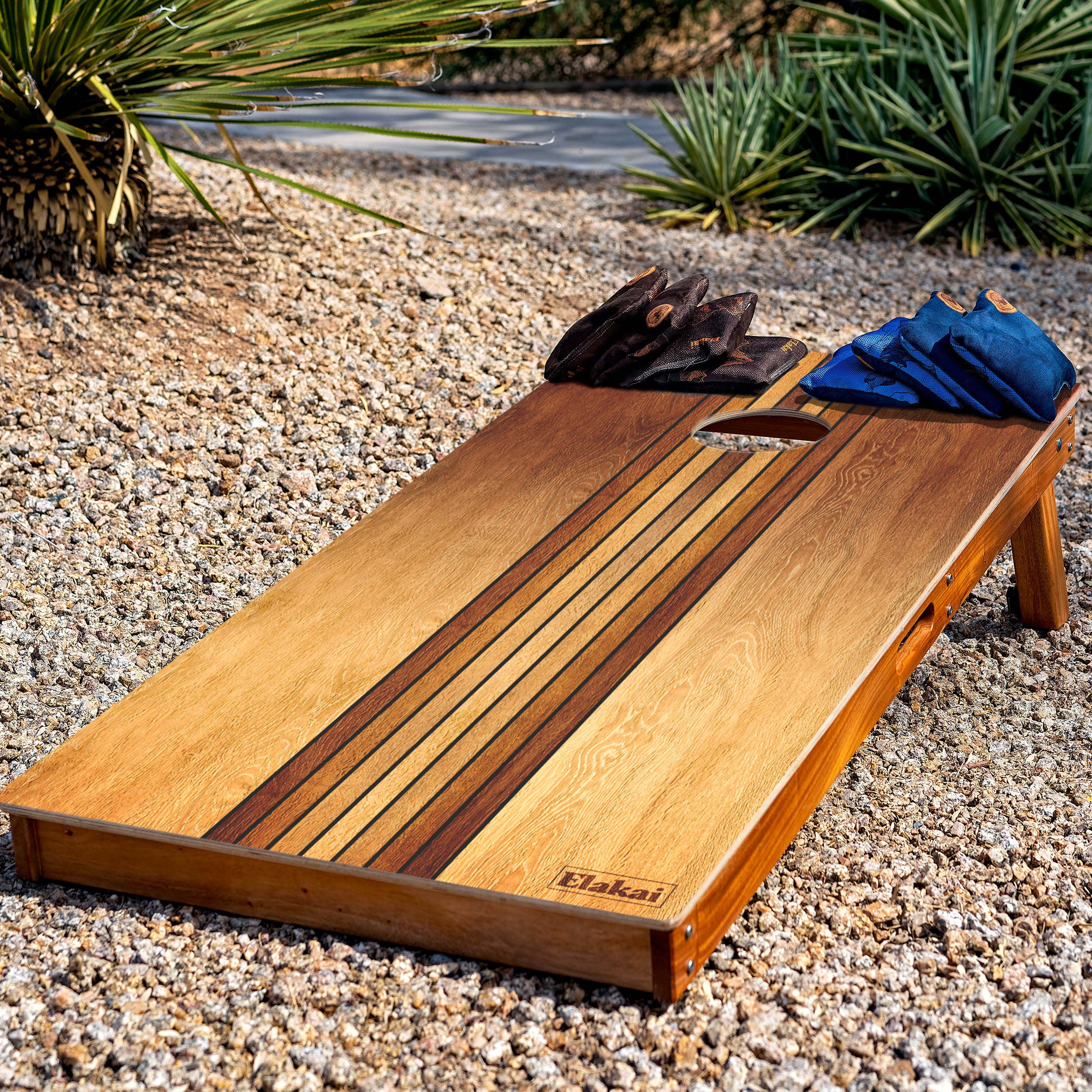 Elakai Retrto Woody Cornhole Board