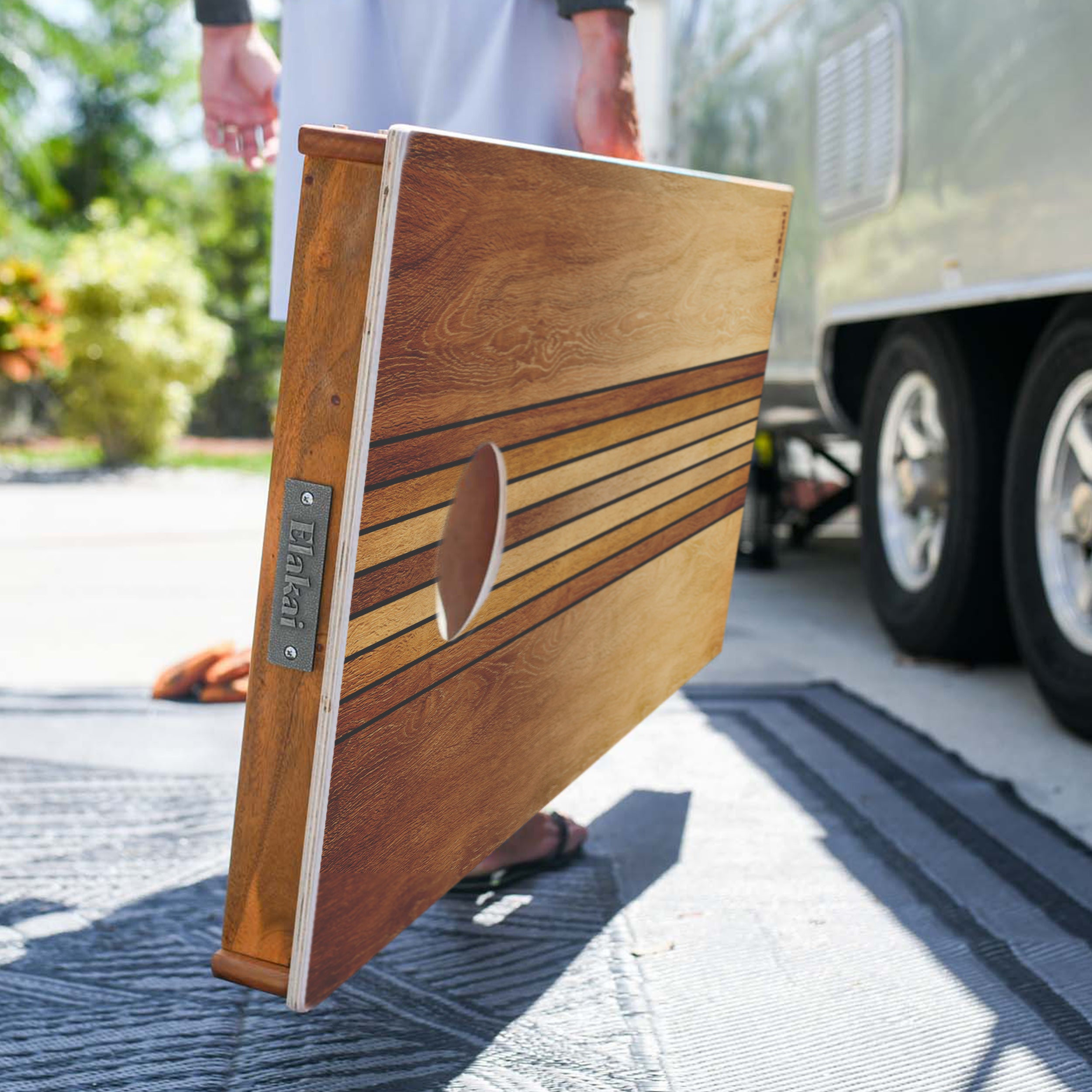 Elakai Retrto Woody Cornhole Board