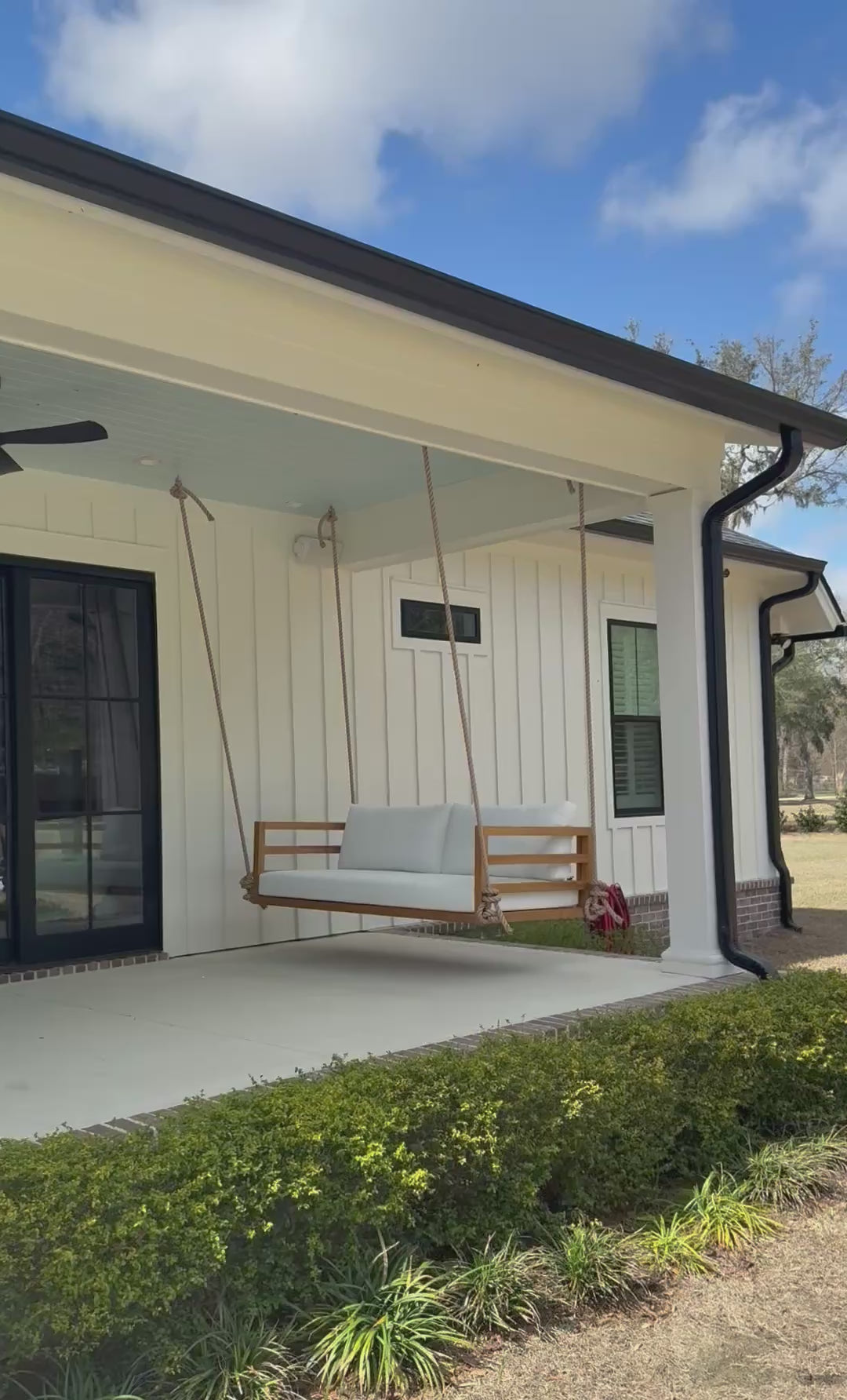 ModHaven Del Mar Swing Bed