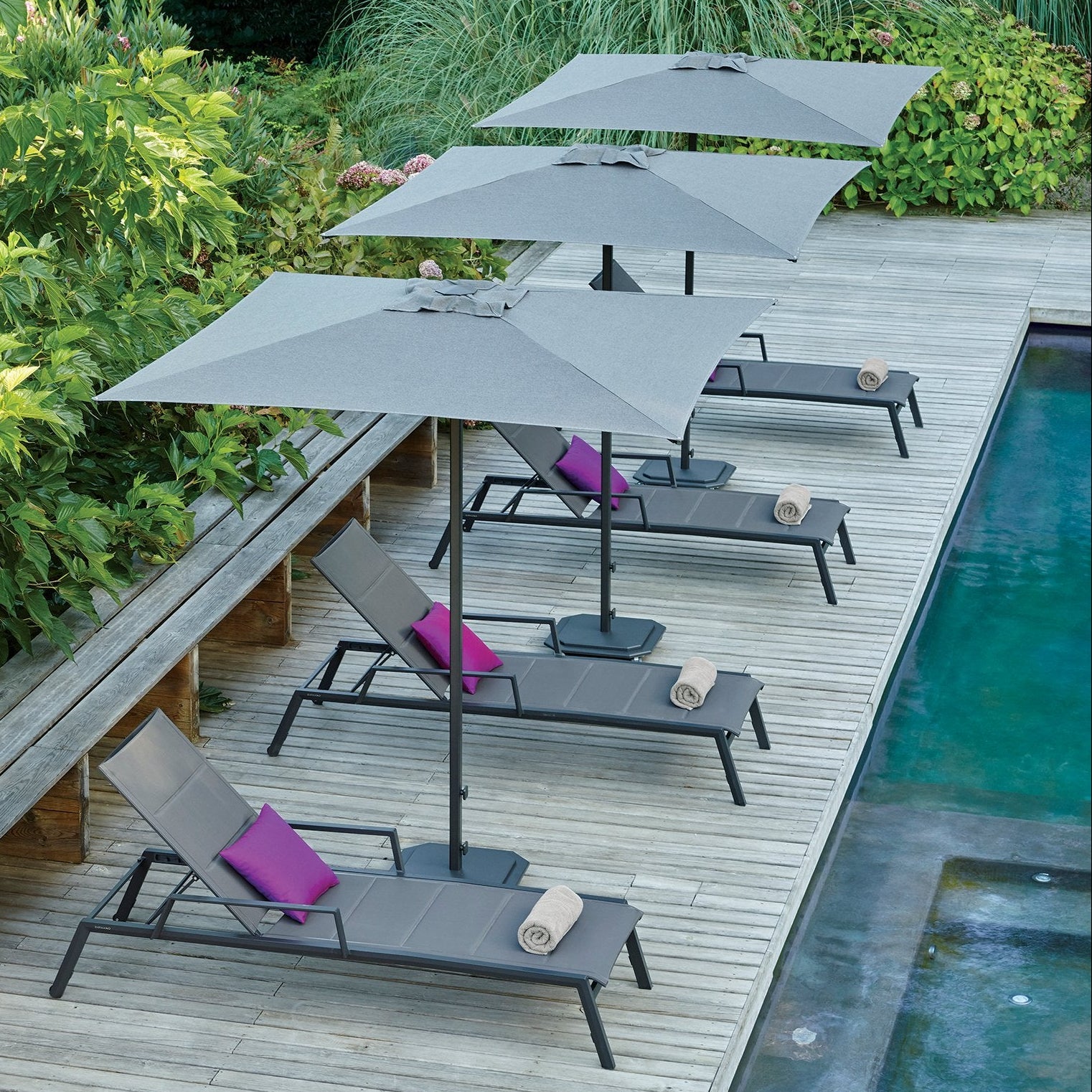 Jardinico JCP.101 Square 7.5' Centerpost Umbrella