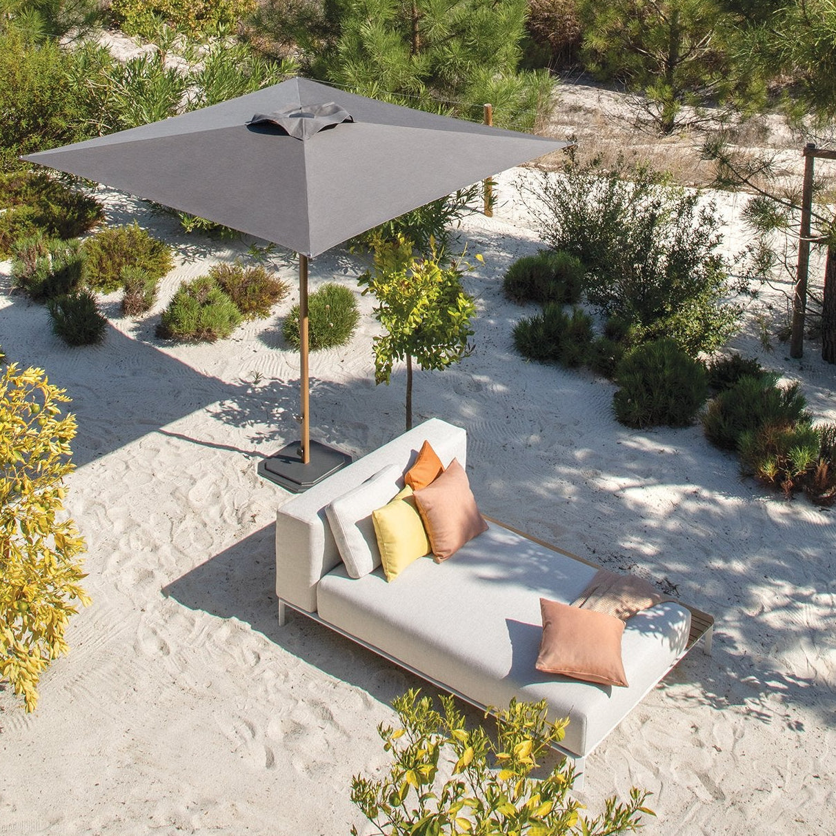 Jardinico JCP.101 Square 7.5' Centerpost Umbrella
