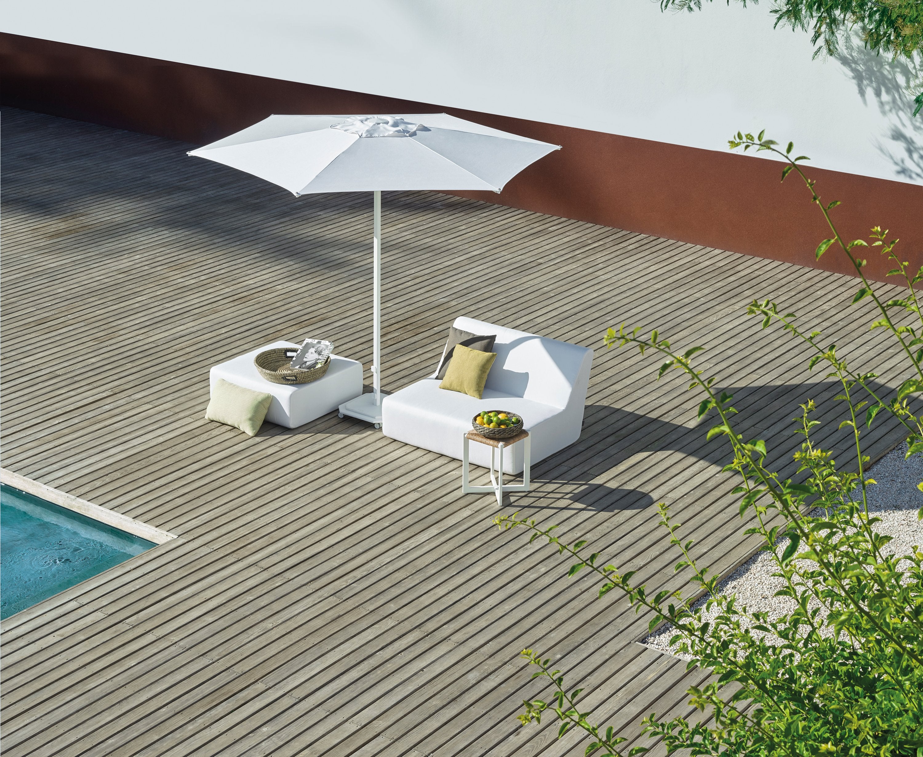 Jardinico JCP.101 Hexagon 9' Centerpost Umbrella (in MW Matte White)