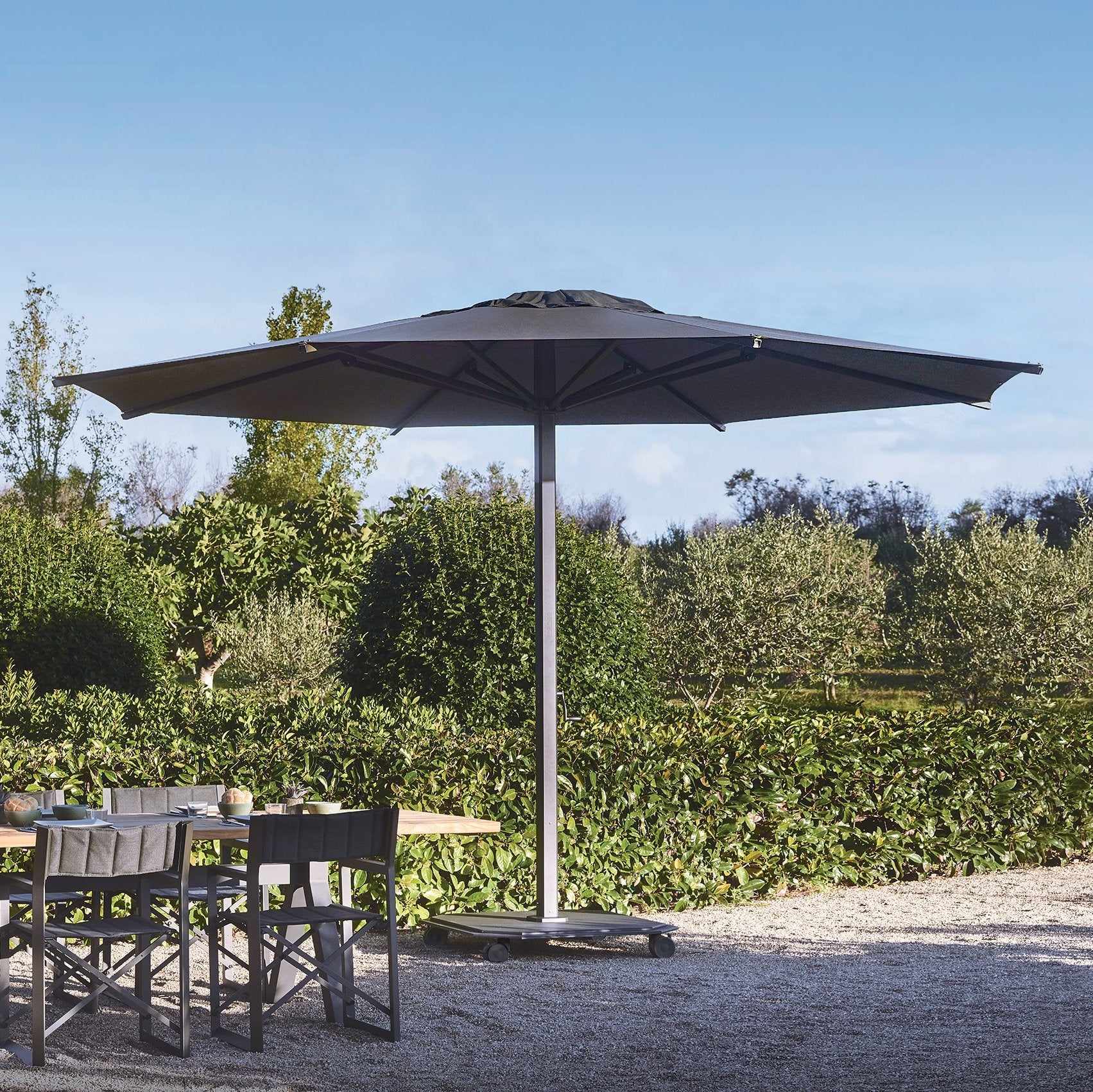 Jardinico JCP.201 Crank Lift 15' Centerpost Umbrella (CC in 10059 Natte Dark Taupe)