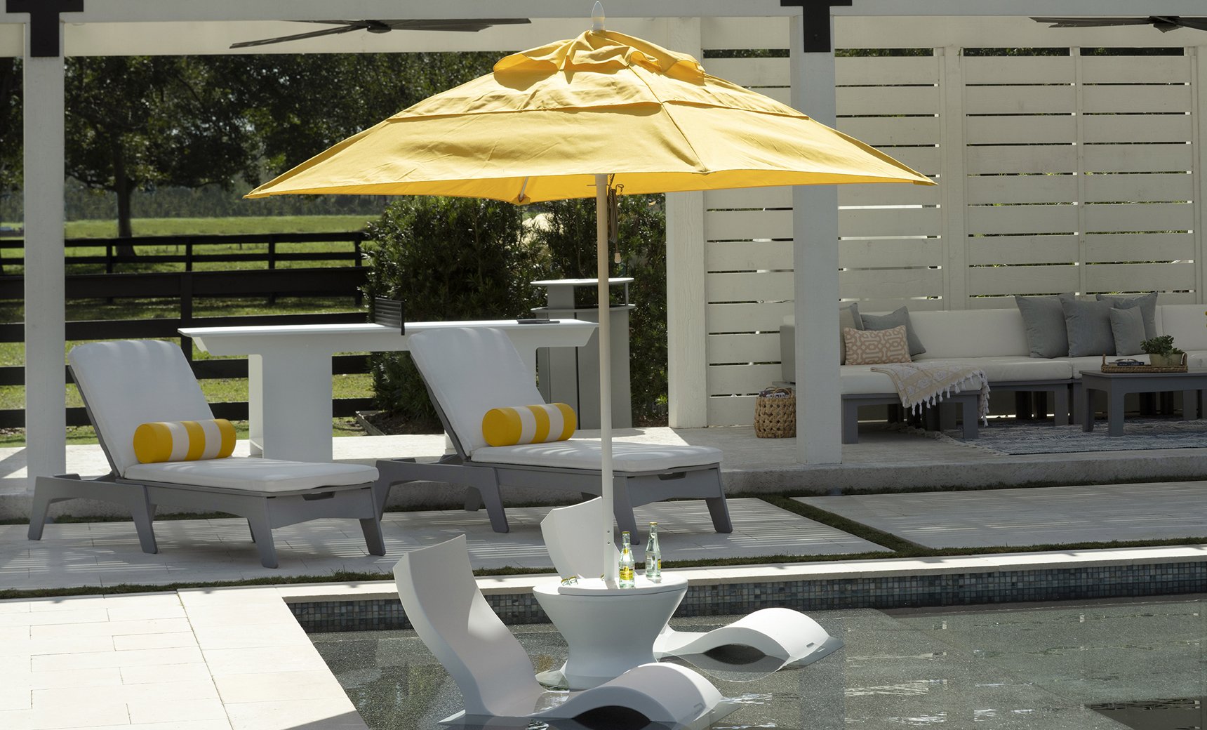 LEDGE Mainstay Chaise