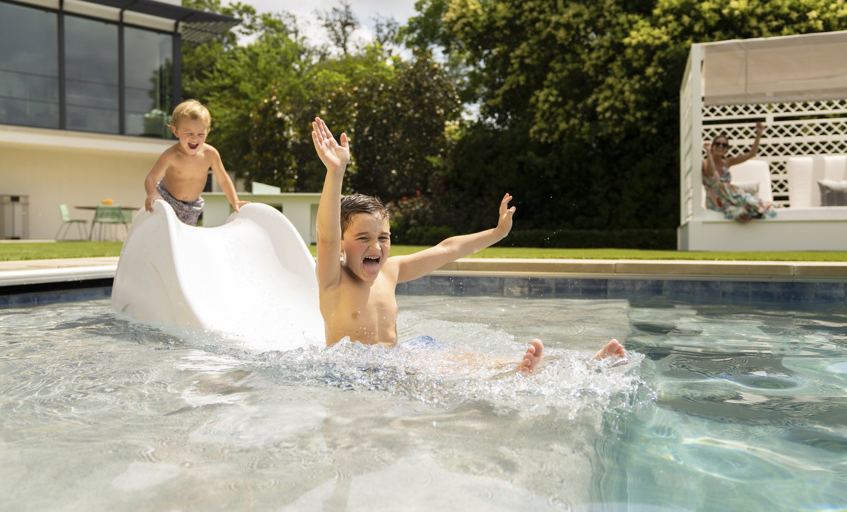 LEDGE Signature Slide