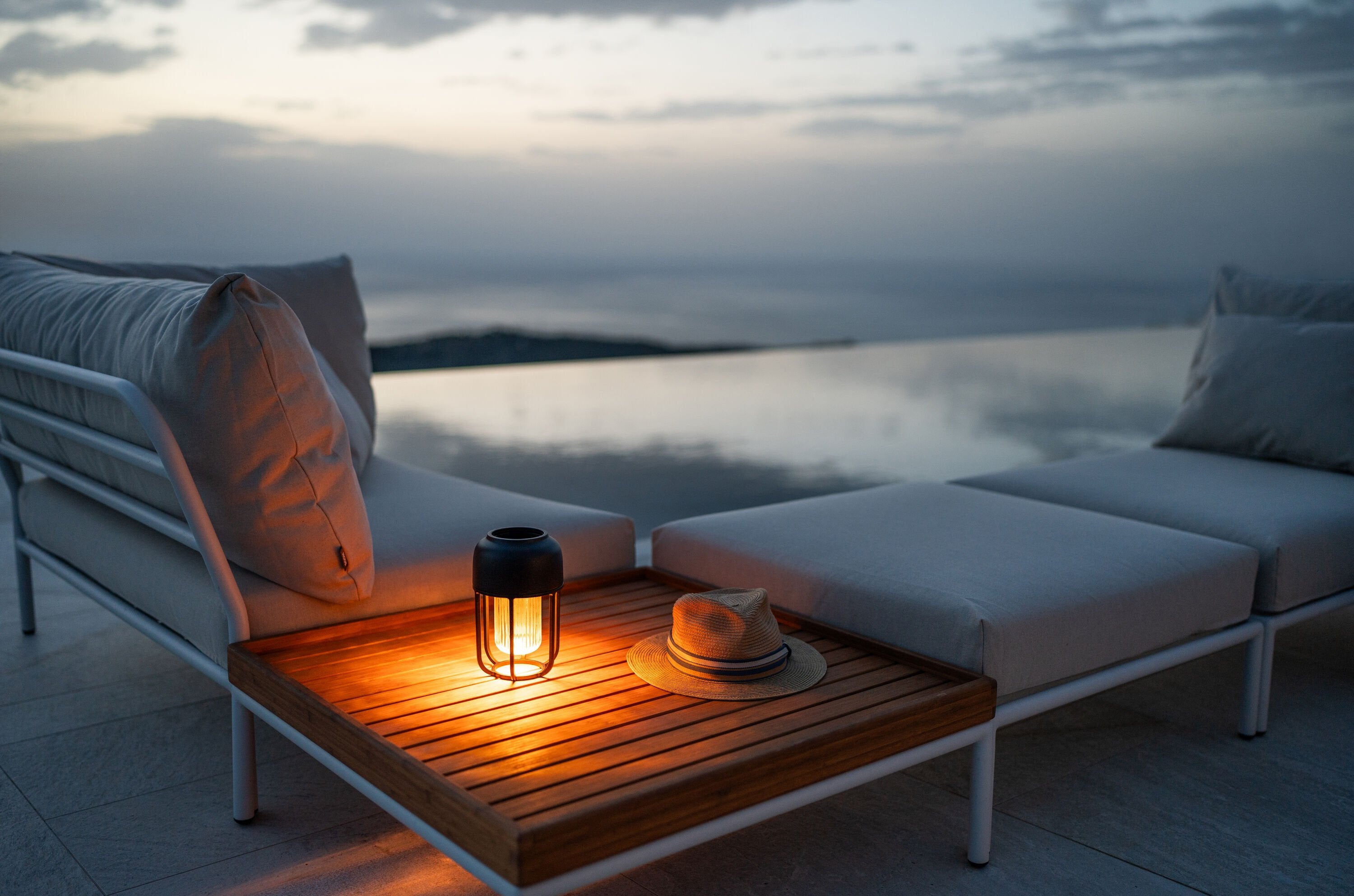 HOUE Light No.1 Indoor/Outdoor Lamp