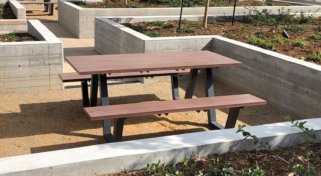Emu Sid Picnic Table