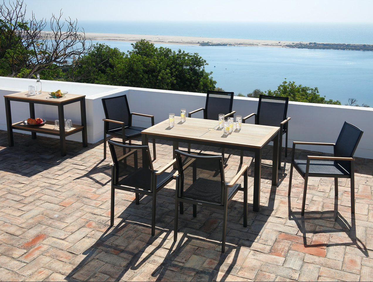 Barlow Tyrie Aura 8pc Dining Ensemble